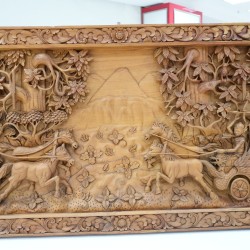 Ukiran: Ukiran Dinding Pandawa di buat dari kayu jati (gambar 24 dari 59).