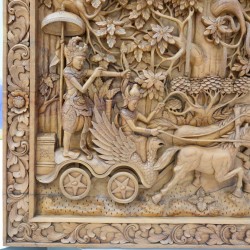 Ukiran: Ukiran Dinding Pandawa di buat dari kayu jati (gambar 30 dari 59).