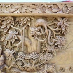 Ukiran: Ukiran Dinding Pandawa di buat dari kayu jati (gambar 33 dari 59).