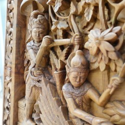 Ukiran: Ukiran Dinding Pandawa di buat dari kayu jati (gambar 38 dari 59).