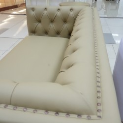 Living Room - Chairs: Sofa Chesterfield made of leather, sponge (image 9 of 16).