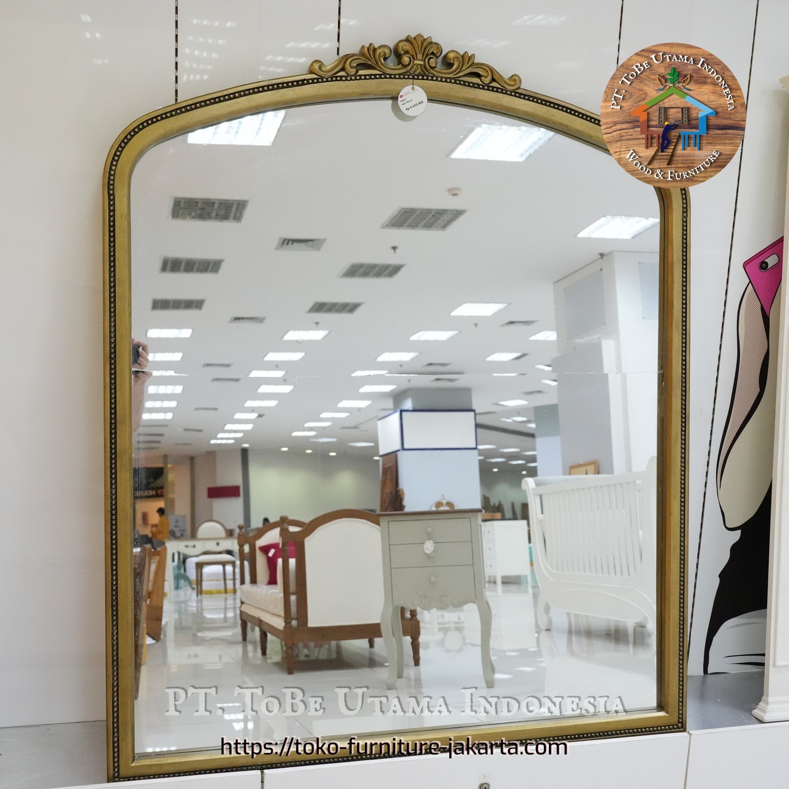 Living Room: Cleopatra Luxury Gold Mirror (image 1 of 8).
