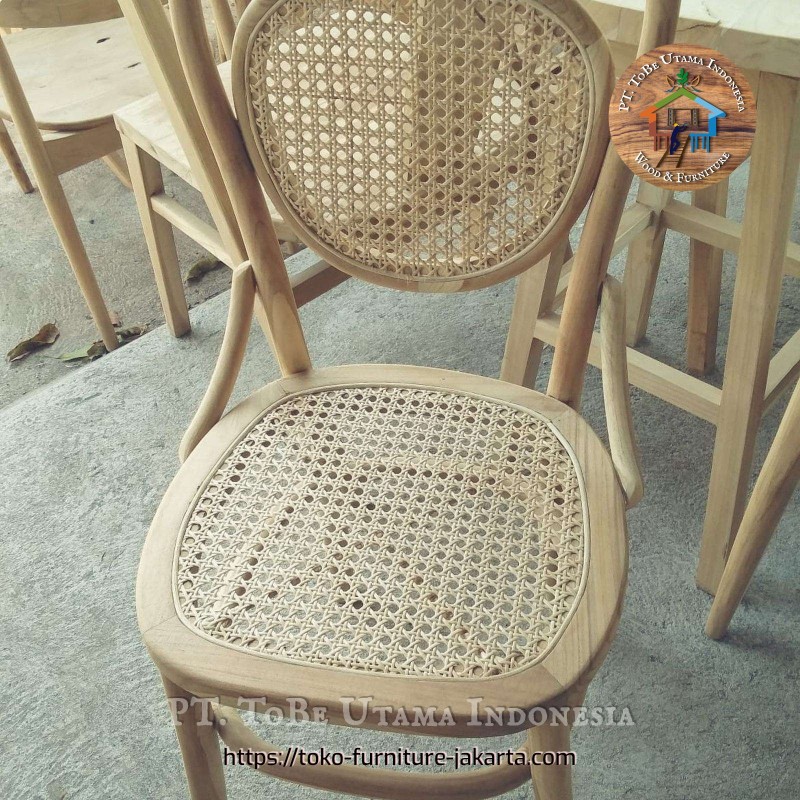 Synthetic rattan dining chair