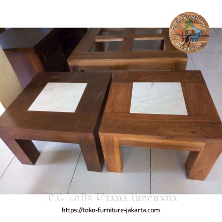 Ruang Keluarga - Meja Kecil: JCT Meja Marmer di buat dari kayu jati, kayu mahoni, marmer (gambar 1 dari 1).