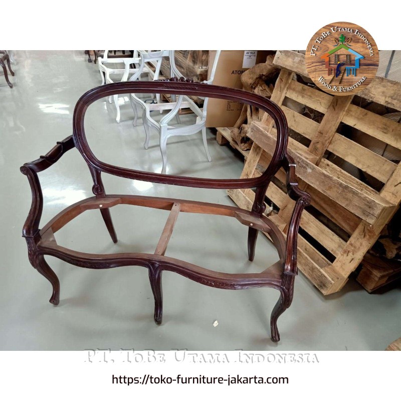 Ruang Keluarga - Kursi: Rangka Kursi Racoco Coklat tua oval di buat dari kayu mahoni (gambar 1 dari 1).