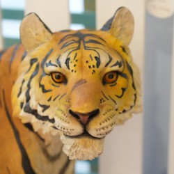 Art: Resin Tiger Statue (image 2 of 7).