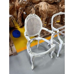 Ruang Keluarga - Kursi: Rangka Kursi Racoco Putih rustic di buat dari kayu mahoni (gambar 1 dari 1).