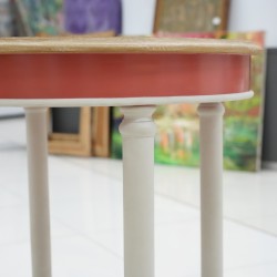 Ruang Keluarga - Meja Kecil: Meja Kopi Bulat dengan Kaca di buat dari kayu mahoni, kaca (gambar 7 dari 15).