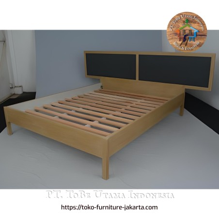 Kamar Tidur: Tempat Tidur Minimalis di buat dari kayu solid, spons, kain (gambar 1 dari 1).