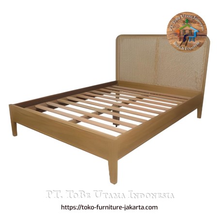 Kamar Tidur: Tempat Tidur Rotan di buat dari kayu solid, rotan (gambar 1 dari 2).