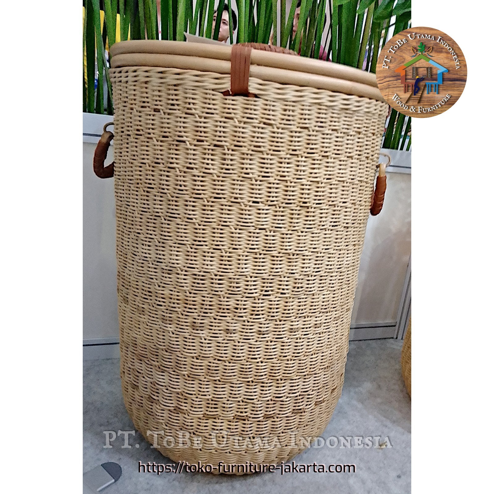Accessories: Pot Plant Holder made of rattan (image 1 of 1).