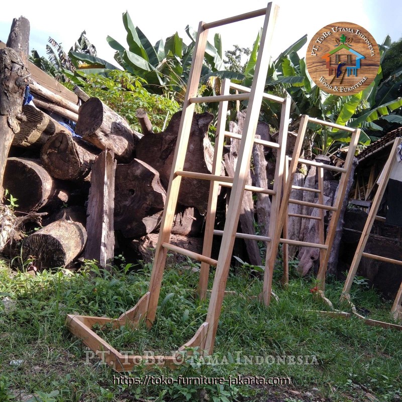 Aksesoris - Gantungan: Gantungan Handuk Kamar Mandi (Kayu Jati) di buat dari kayu jati (gambar 2 dari 5). Aksesoris - Gantungan: Gantungan Handuk Kamar Mandi (Kayu Jati) di buat dari kayu jati (gambar 2 dari 5).