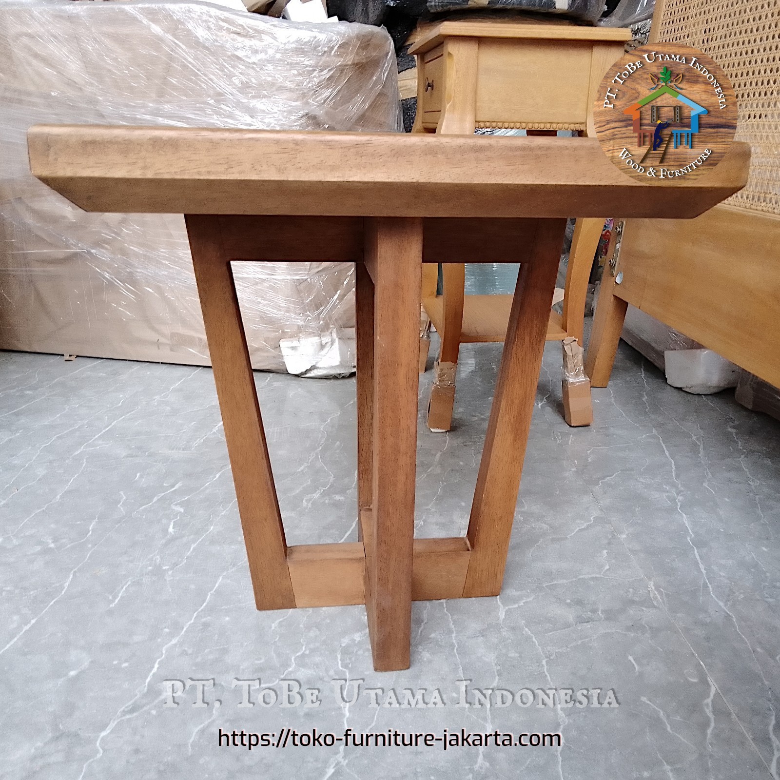 Selling Export Quality Small Tables at Cheap Prices in Jakarta