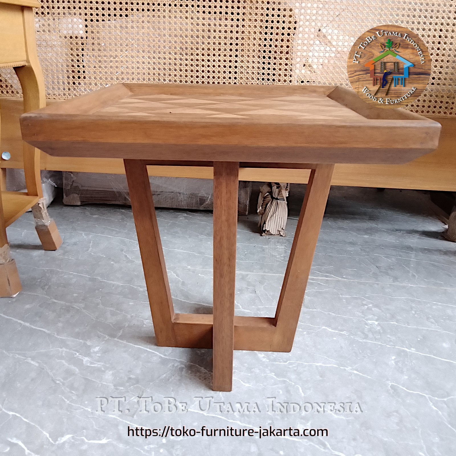 Selling Export Quality Small Tables at Cheap Prices in Jakarta