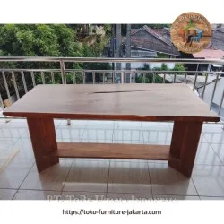 Ruang Keluarga: Meja Kayu Estetik (gambar 1 dari 5).