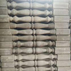 Tangga: Reling Tangga kayu Bengkirai - Pagar Balkon di buat dari kayu bengkirai (gambar 2 dari 2).