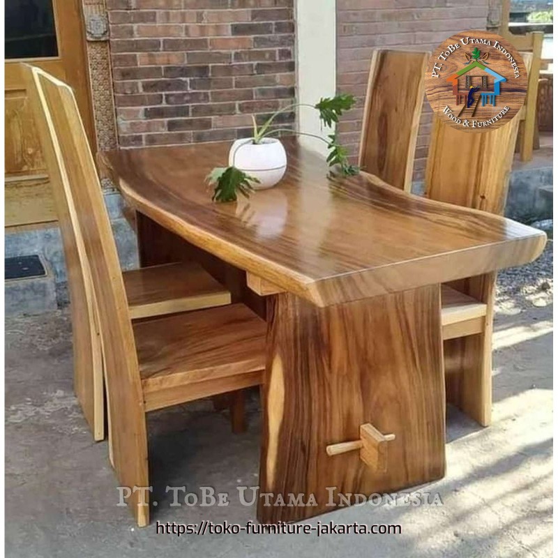 Teras - Set 2 plus 1: Meja makan set kayu Trembesi di buat dari kayu trembesi (gambar 1 dari 1). Teras - Set 2 plus 1: Meja makan set kayu Trembesi di buat dari kayu trembesi (gambar 1 dari 1).