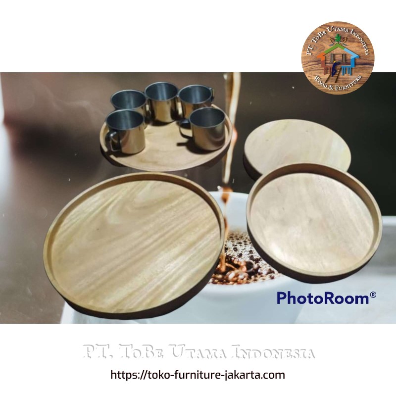 Kitchenware: Round Trays made of teakwood (image 1 of 1).