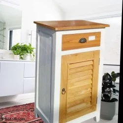Aksesoris: Meja Dapur Kecil di buat dari kayu jati (gambar 1 dari 2).