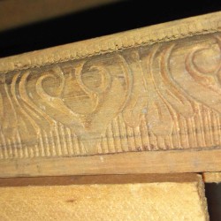 Bahan Bangunan: List Profil Kayu di buat dari kayu akasia (gambar 12 dari 13).