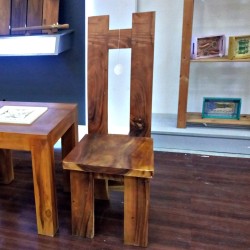Ruang Makan - Kursi Makan: Kursi Makan Trembesi H di buat dari kayu jati, kayu trembesi (gambar 2 dari 9).