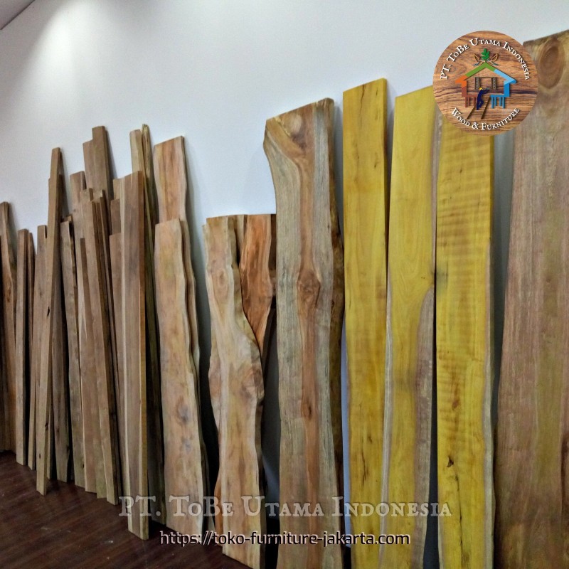 Planks & Decking/Flooring: Decorative Wood Board Decoration made of teakwood, bengkirai wood, mahogany wood (image 1 of 1).