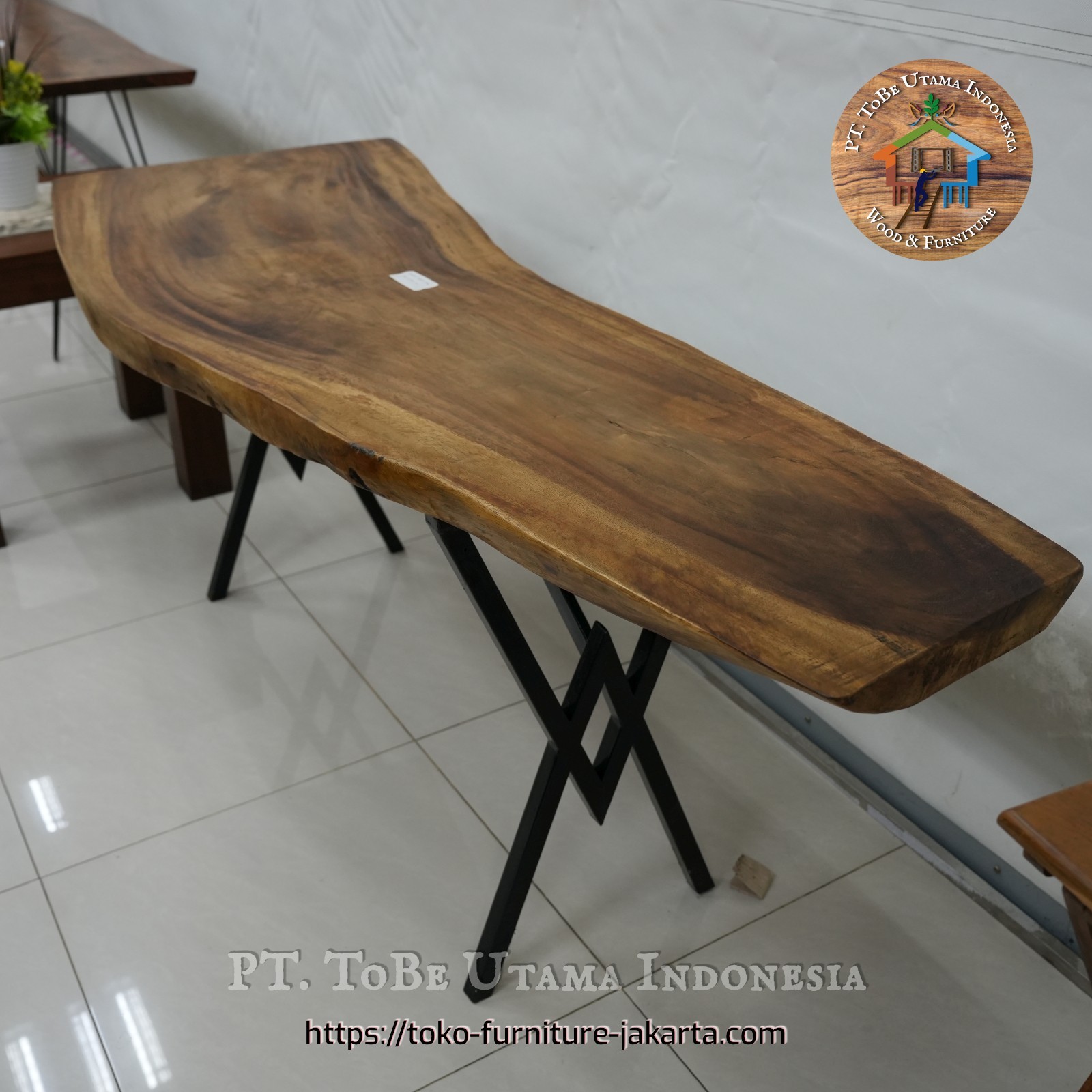 Living Room - Work Desk: JCT Garden Table made of trembesi wood (image 1 of 4).