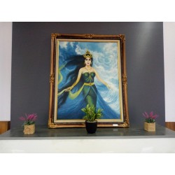 Ukiran: Lukisan Nyi Roro Kidul di buat dari lukisan cat minyak di atas kanvas (gambar 4 dari 9).