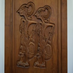 Pintu: Pintu Ukiran Wayang Kayu Jati di buat dari kayu jati (gambar 7 dari 8).