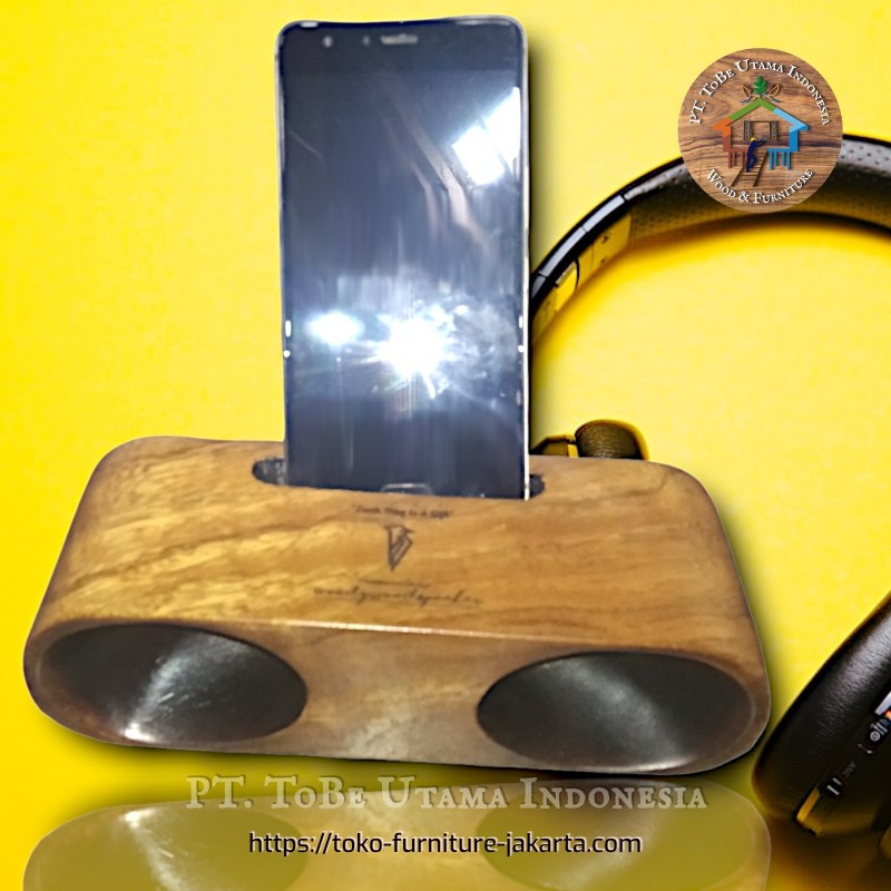 Accessories: Phone Holder Speakers made of trembesi wood, acacia wood, mahogany wood, teakwood (image 1 of 3).