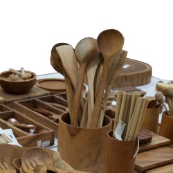 Peralatan Dapur: Sendok Kayu Makan di buat dari kayu jati, kayu mahoni (gambar 1 dari 1).