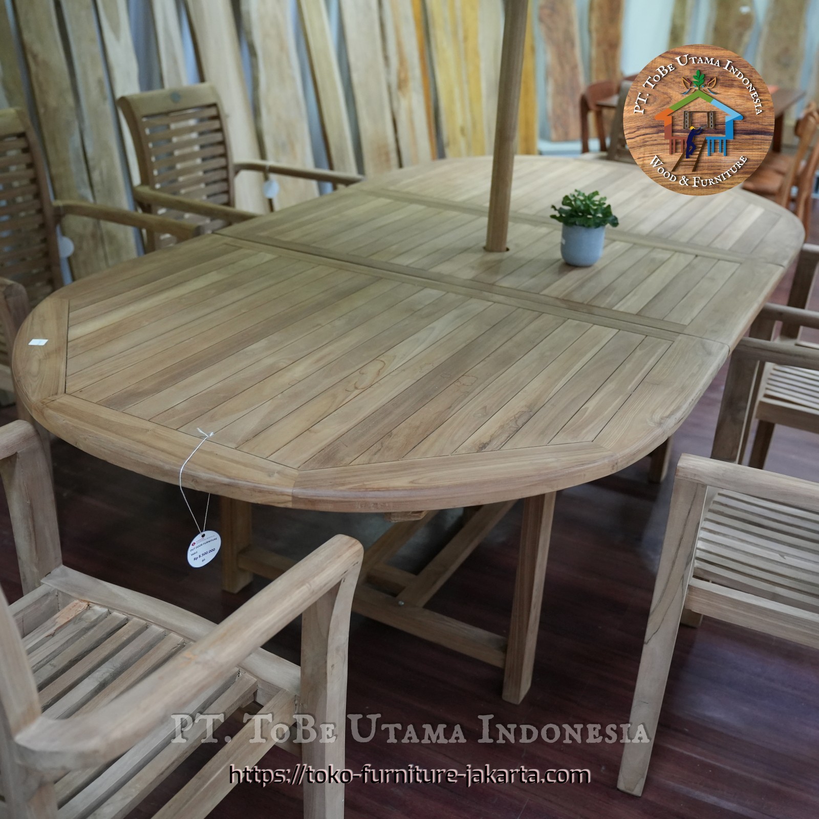 Terrace Tables: Teak Dining Table Oval for the Terrace or Garden made of teakwood (image 1 of 6).