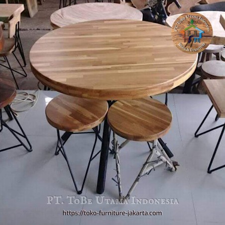 Ruang Makan - Meja Makan: Meja Kafe Teakblock di buat dari kayu jati, kayu sambungan (gambar 1 dari 1).