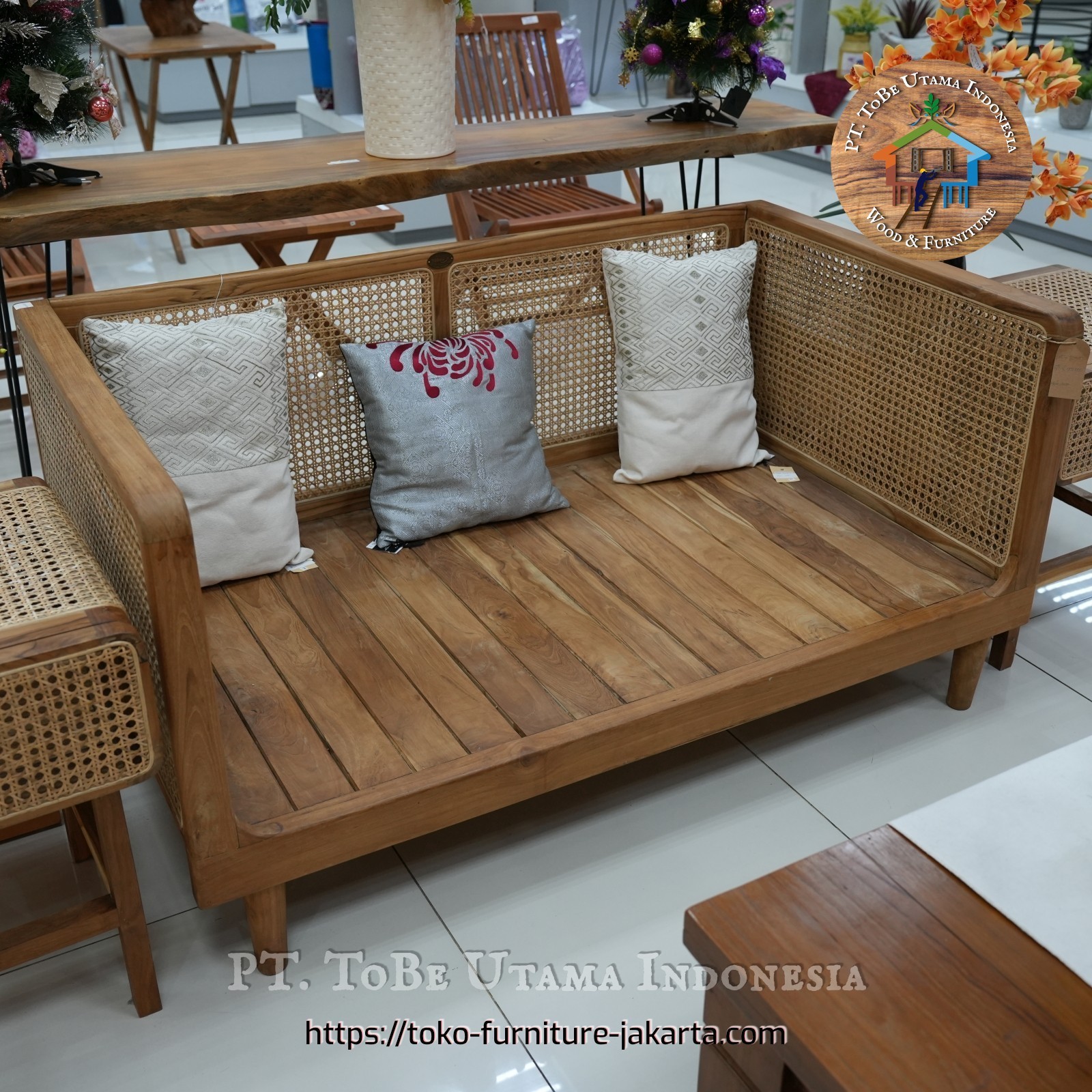 Bedroom - Beds: Day Bed Rattan Jakarta made of teakwood, rattan, sponge (image 1 of 5).