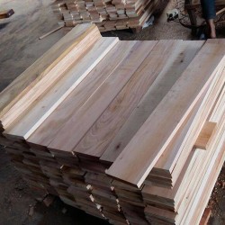 Papan & Dek/Lantai Kayu: Kayu Meranti di buat dari kayu meranti (gambar 1 dari 2).