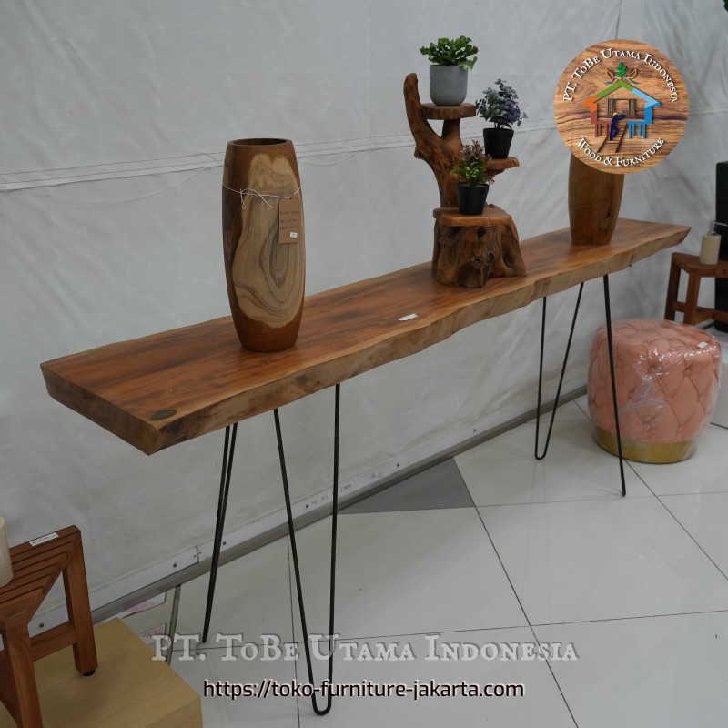 Ruang Keluarga - Meja Dinding: Meja Konsol Pinggir Alami di buat dari kayu mahoni (gambar 1 dari 17).