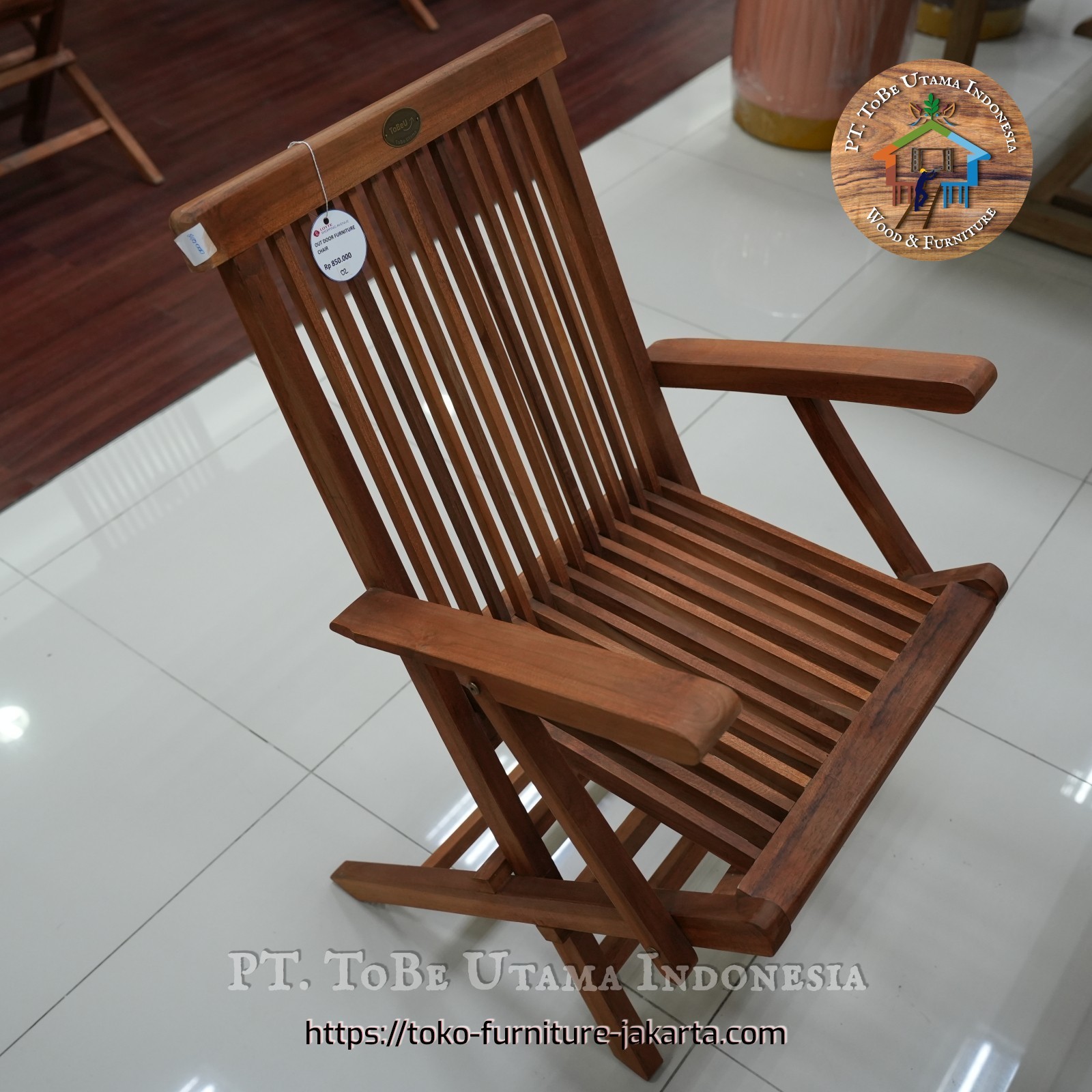 Garden - Teak: Folding Chairs With Arms made of teakwood (image 1 of 17).