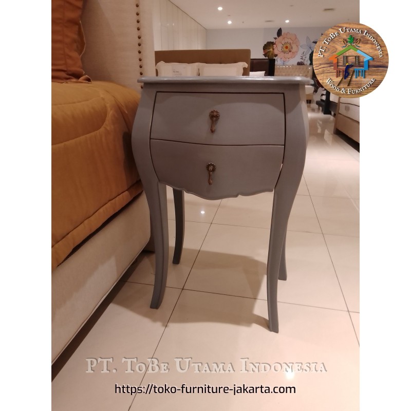 Living Room: Beautiful Nightstand 2 Drawers (image 1 of 1). Living Room: Beautiful Nightstand 2 Drawers (image 1 of 1).