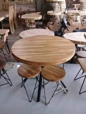 Meja cafe bentuk bulat