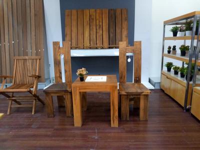 Bagi Anda yang menyukai kayu, memiliki kursi dan meja kayu yang kokoh tentu menjadi hal yang menyenangkan. Kami membuatnya untuk kebahagiaan anda.