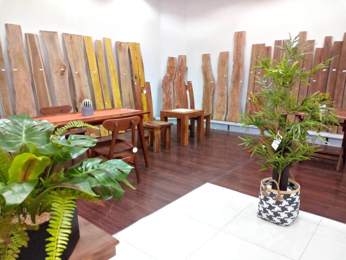 We bring the beauty of nature into your home in the form of furniture and interiors.